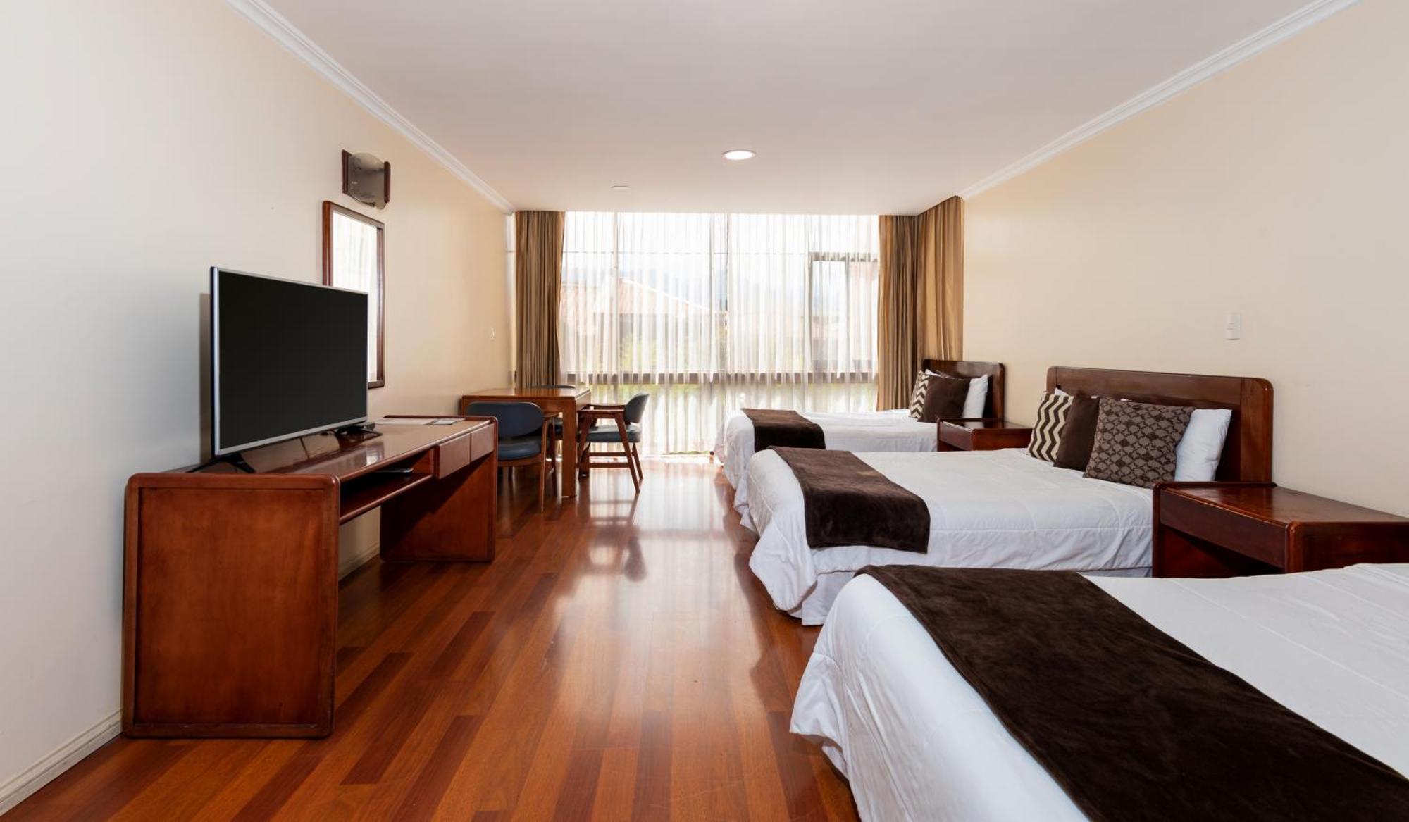 Hotel Nass Pinar Del Lago クエンカ エクステリア 写真