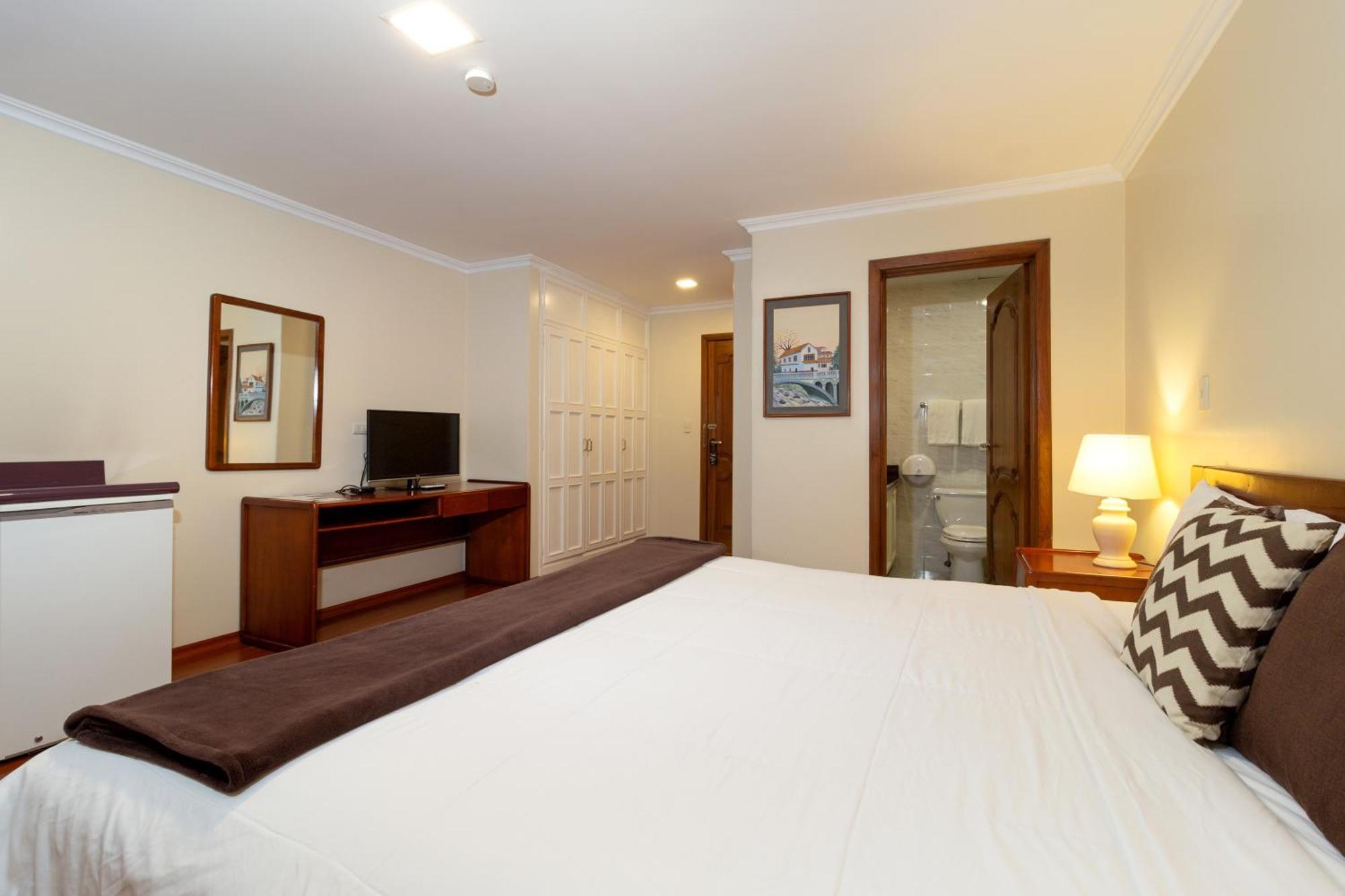 Hotel Nass Pinar Del Lago クエンカ エクステリア 写真