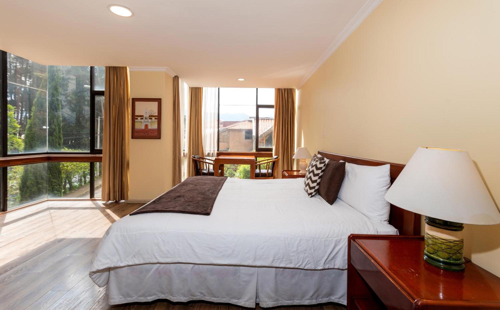 Hotel Nass Pinar Del Lago クエンカ エクステリア 写真