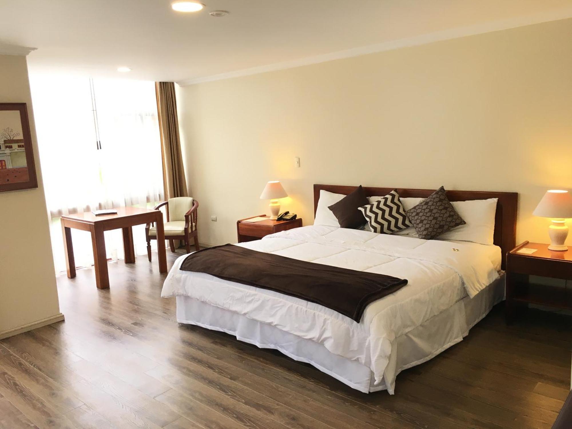 Hotel Nass Pinar Del Lago クエンカ エクステリア 写真