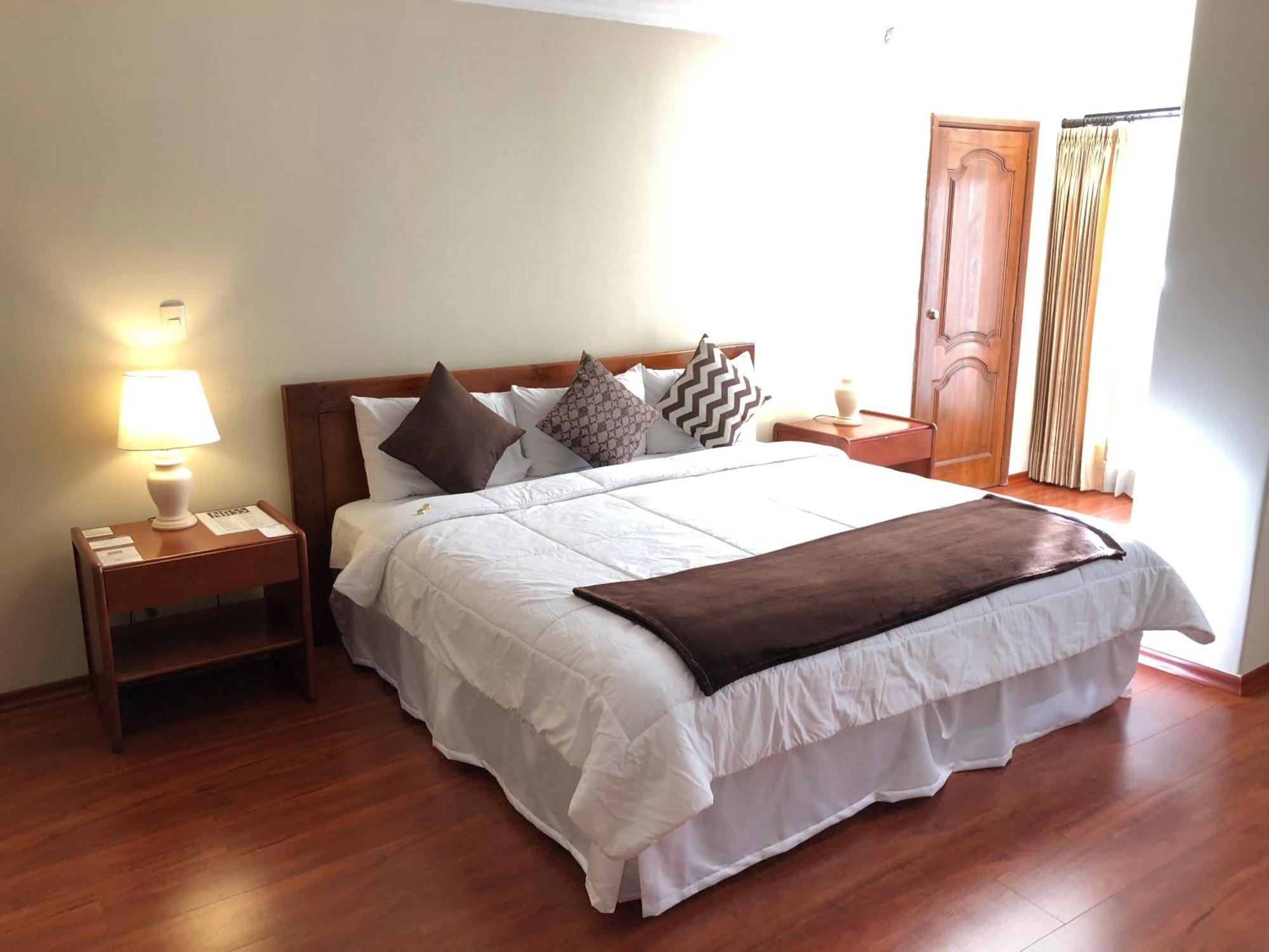 Hotel Nass Pinar Del Lago クエンカ エクステリア 写真