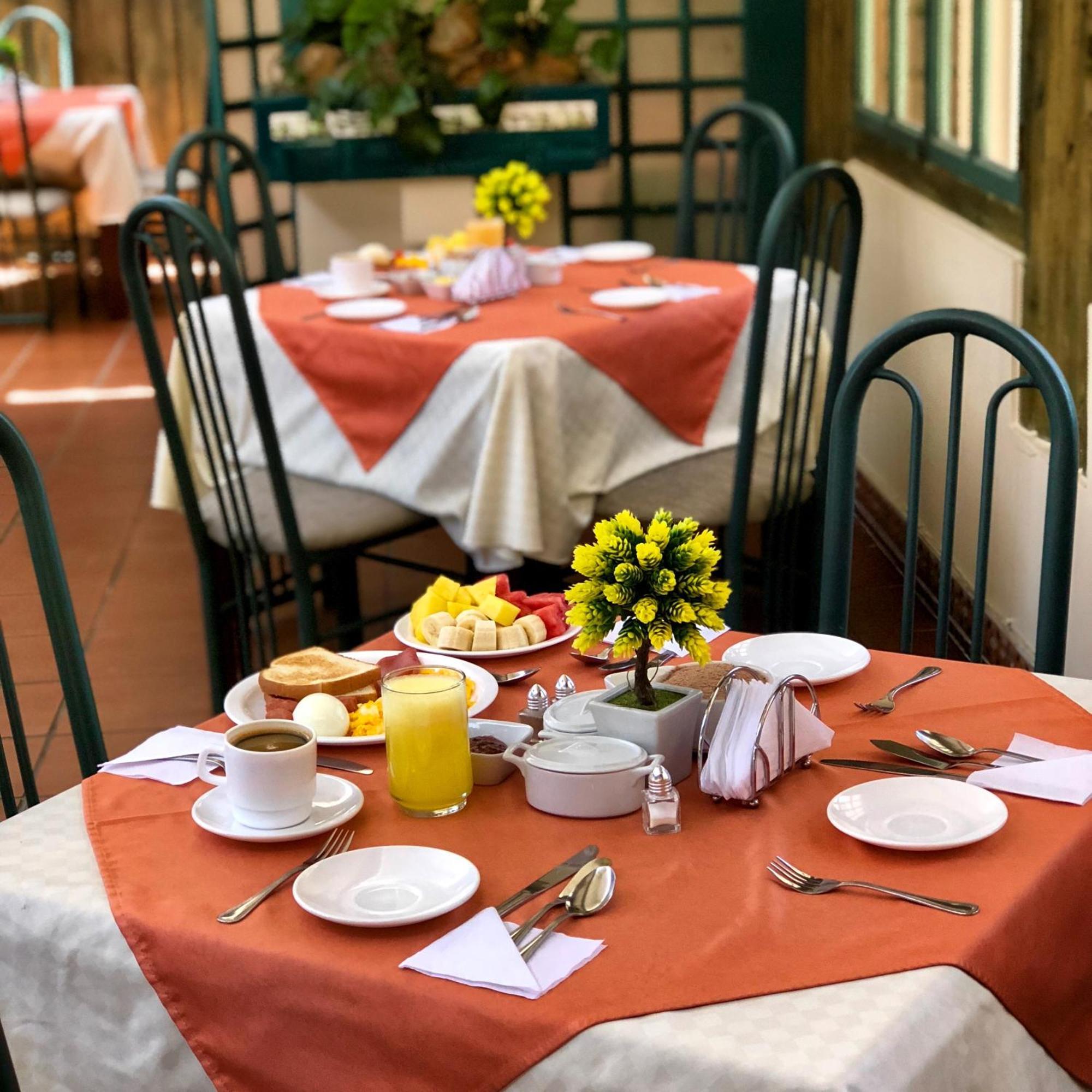Hotel Nass Pinar Del Lago クエンカ エクステリア 写真